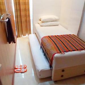 Kamar kembar standard